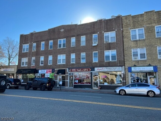 412-416 Bloomfield Avenue Unit 36 - 412-416 Bloomfield Avenue Unit 36 Unit 36 Apartment