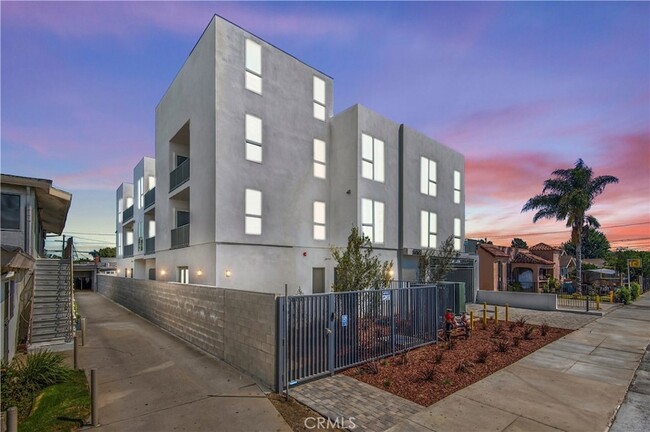 Photo - 10928 S Inglewood Ave Unit 301 Condo