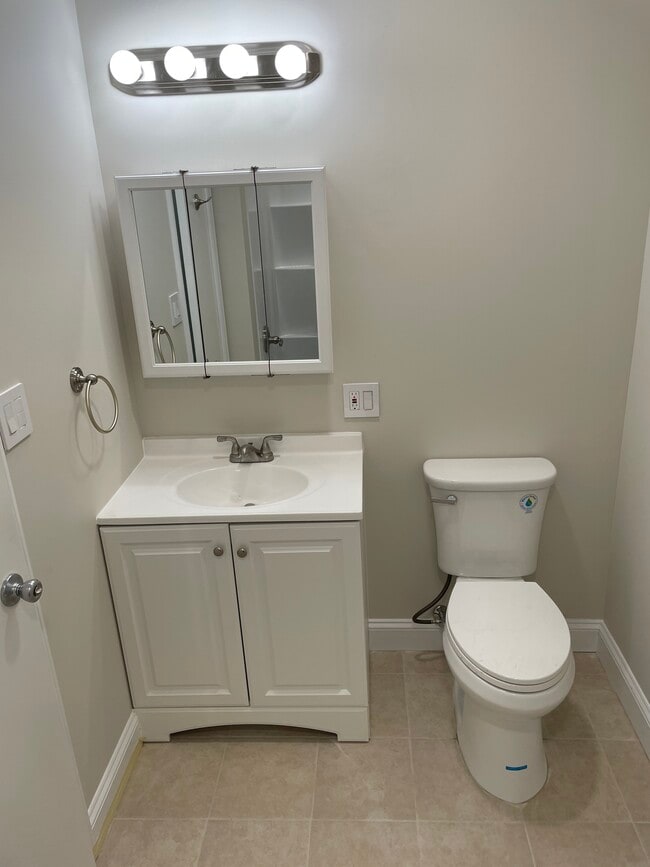 Manor Park V Apartments Senior 55+ West Babylon, New York 1 unit