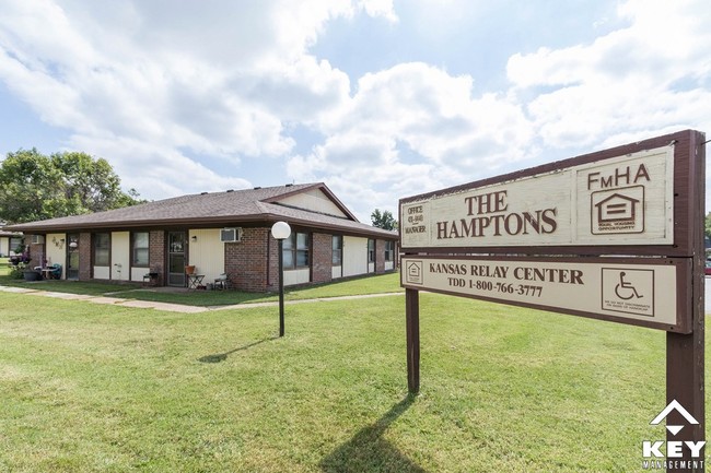 Front Sign - The Hamptons Apartments