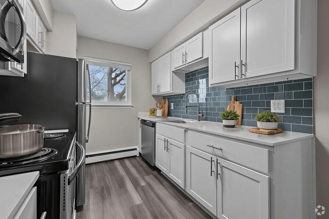 Building Photo - Stephenson House - Madison Heights, MI Rental