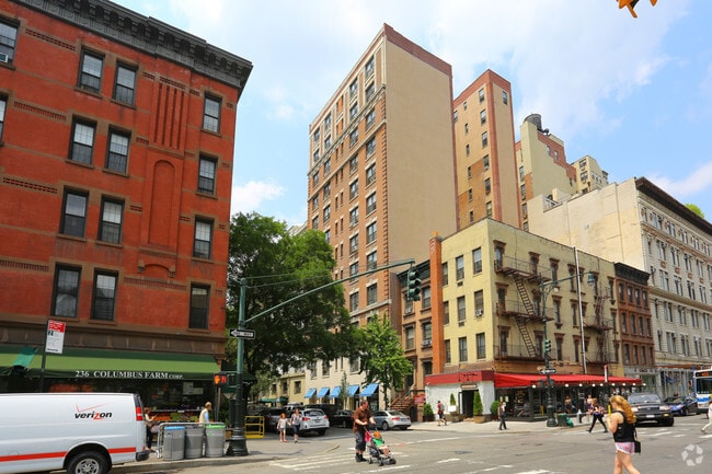 Building Photo - The Hargrave House Rental