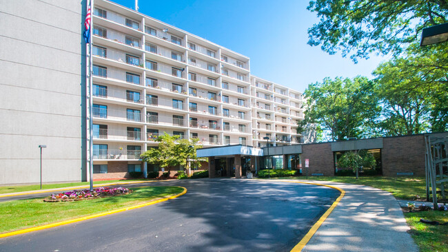 Building Photo - Pine Grove Manor Rental