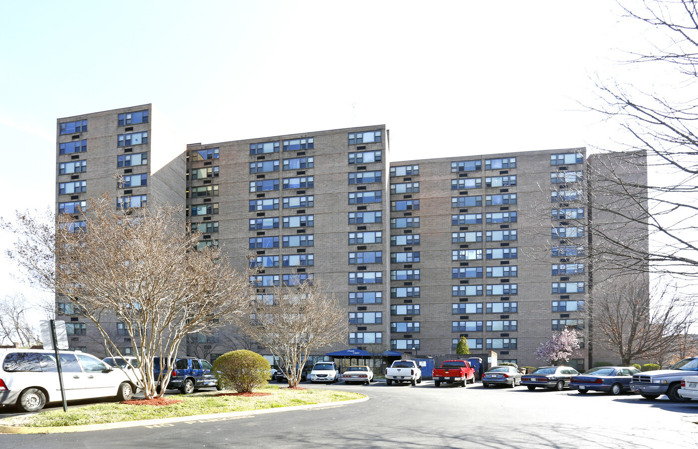 Summit Towers - Summit Towers Apartments