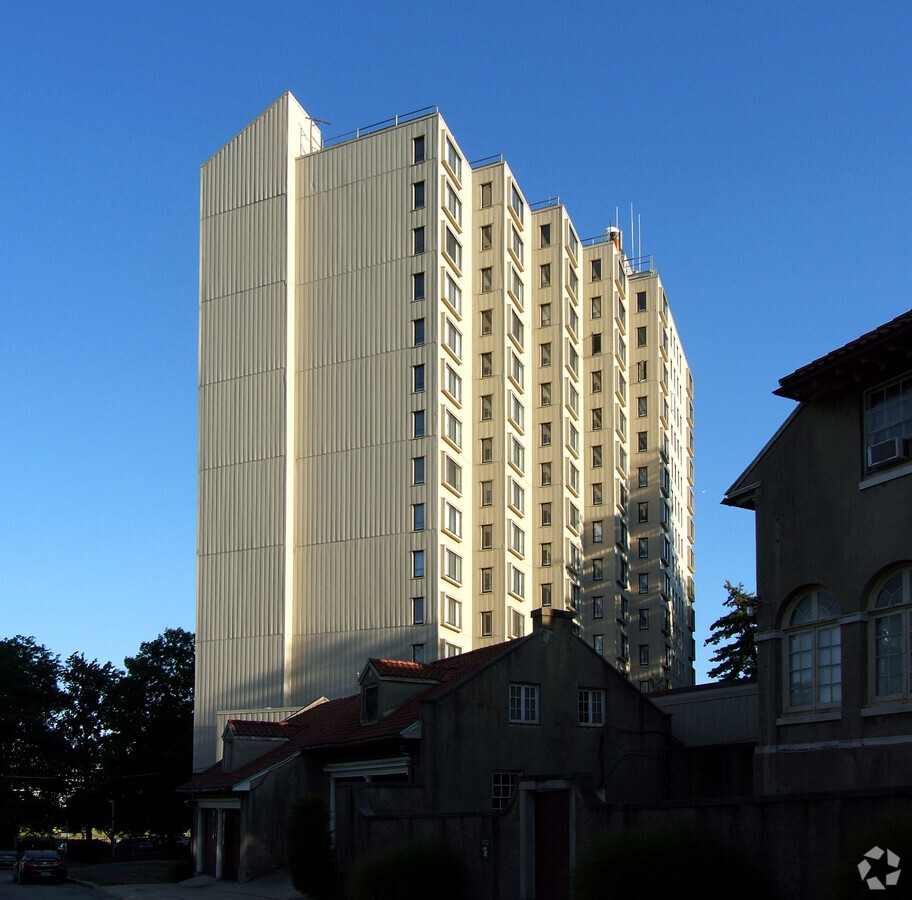 View from the north - Ingleside Retirement Apartments