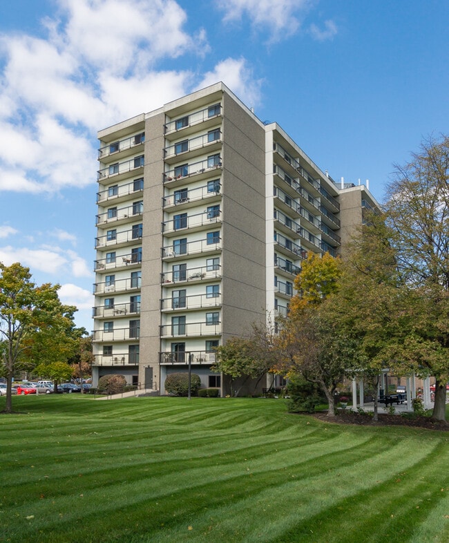 St. George Tower - St. George Tower Apartments