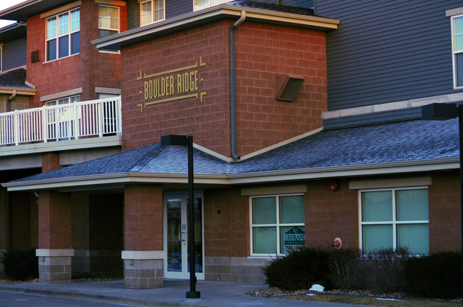 Boulder Ridge - Boulder Ridge Apartments