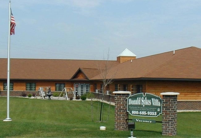 Building Photo - Donald Sykes Villa Rental