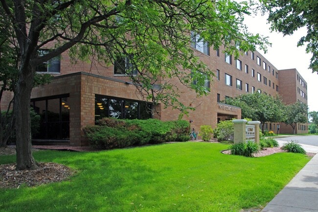 Building Photo - Como by the Lake Senior Apartments