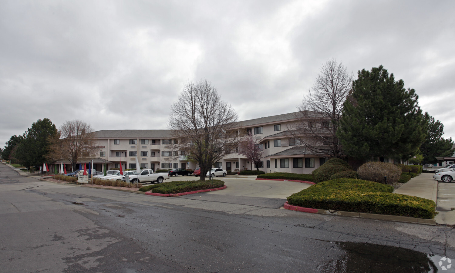 Photo - Longmont Regent Apartments