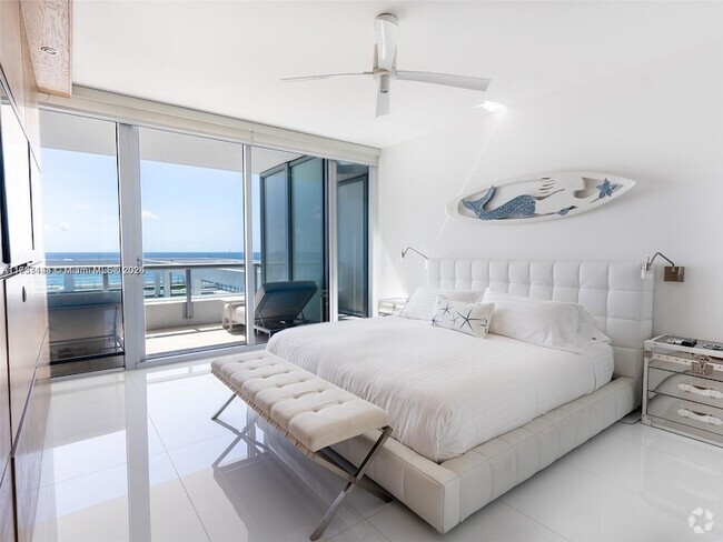 Building Photo - 6799 Collins Ave Rental