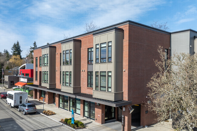 Building Photo - Empress Senior Living at Laurelhurst Rental