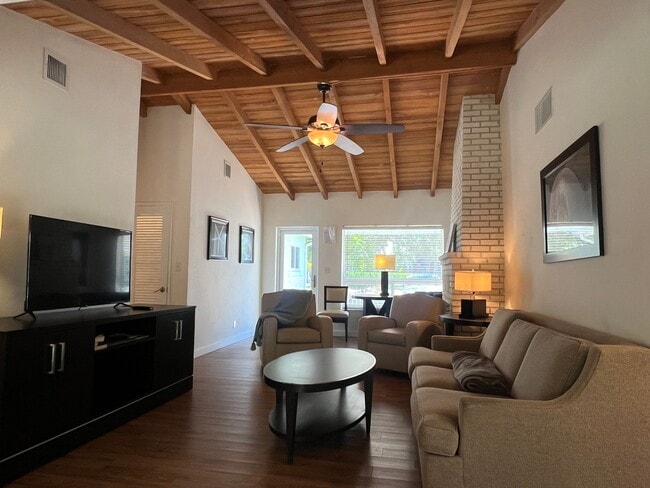 Photo - 500 S Riverside Dr Rental
