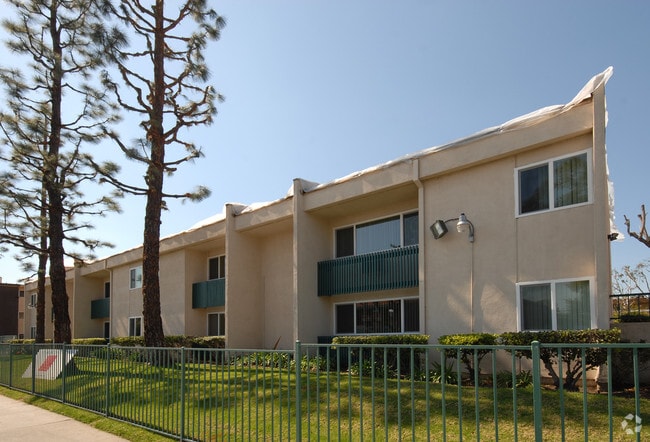 Building Photo - Columbus Square