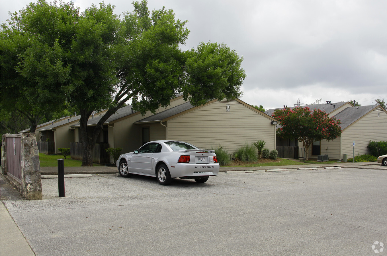 Country Club Village - Country Club Village Apartments