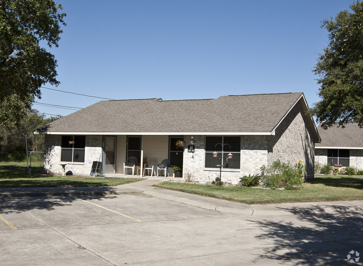 Linden Oaks Apartments - Linden Oaks Apartments