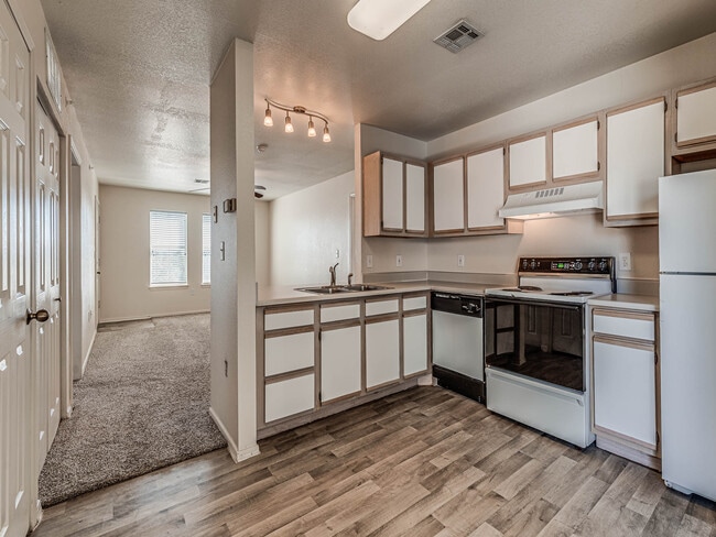 Woodland Manor - Kitchen - Woodland Manor Rental