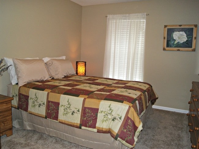 Bedroom - Ivy Terrace Senior Residences Apartments