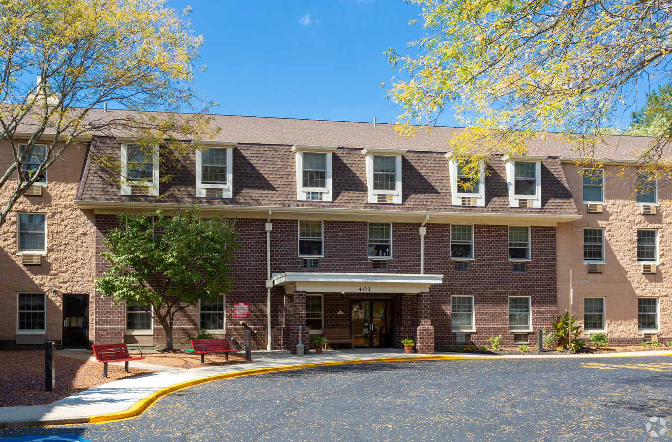 Oak Creek Village - Oak Creek Village Apartments