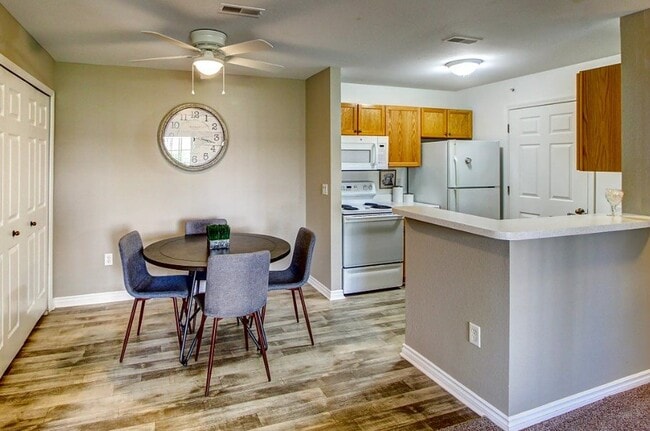 Building Photo - Stratford Place at Brownstown