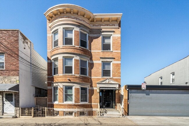 Building Photo - 36-34 11th St