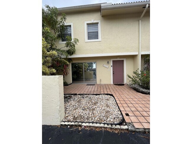 Building Photo - 4305 Coral Springs Dr Rental