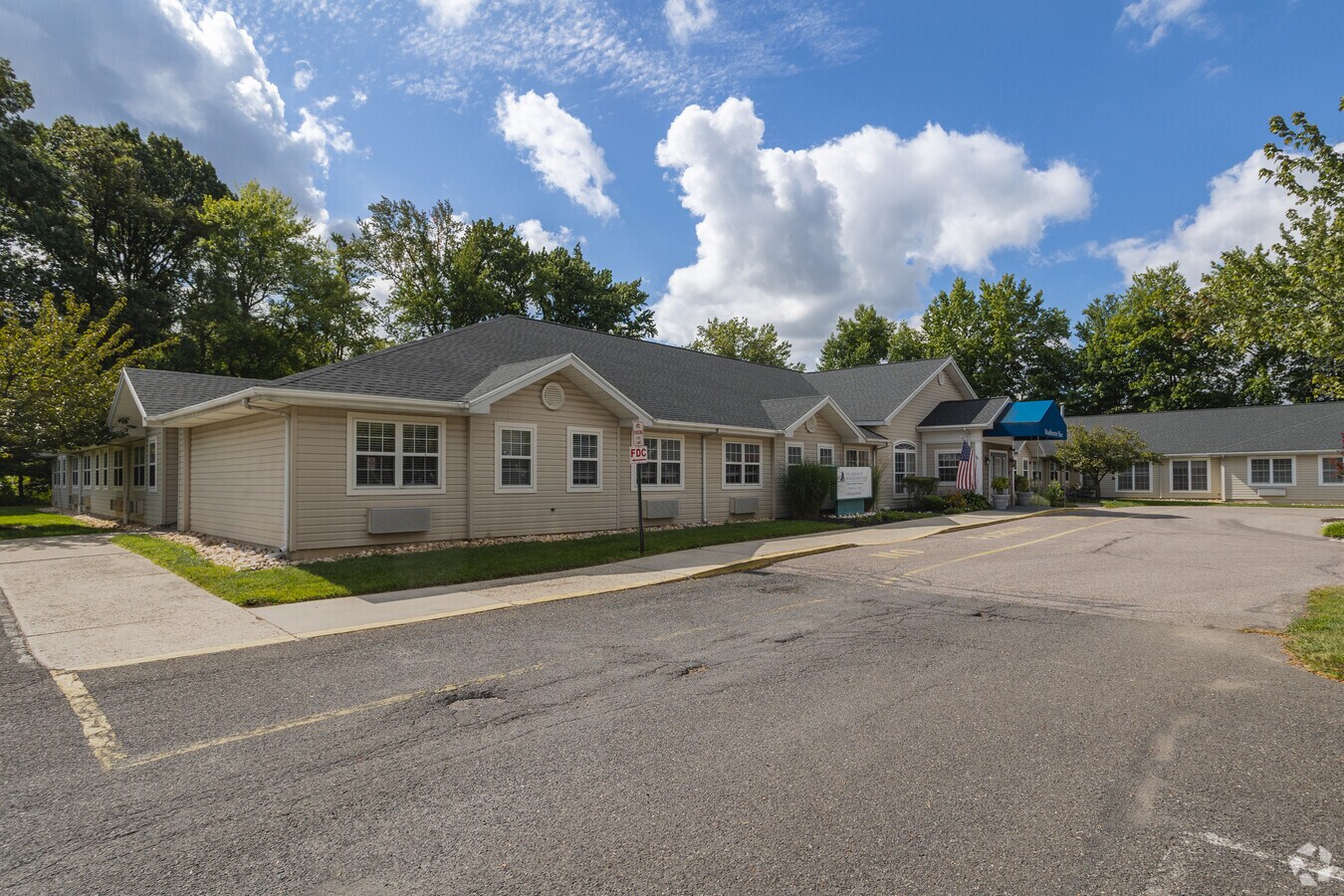 Photo - Woodbourne Place Apartments