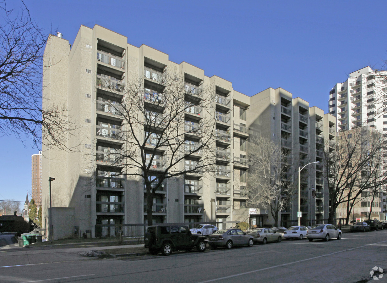 Golda Meir House - Golda Meir House Apartments