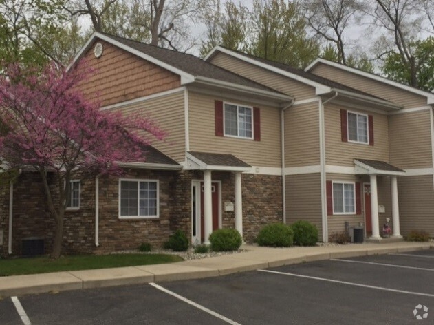 Building Photo - Rivers Bluff Townhomes Senior Community