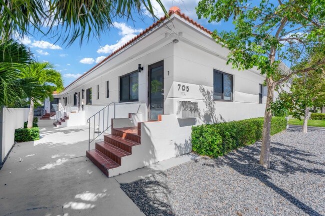 Building Photo - 705 83rd St