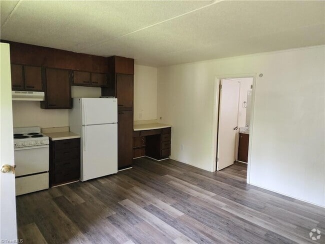 Building Photo - 403 S Crutchfield St Rental