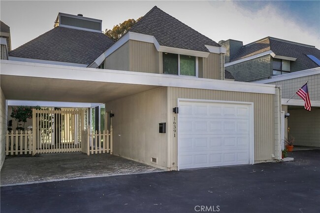 Photo - 16391 Forest Hills Ln Townhome