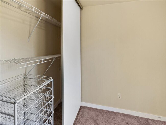 Webster Court Senior Apartments Kent Washington 2 units available
