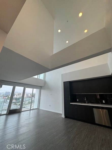 Photo - 5750 Hollywood Blvd Unit 703 Condo