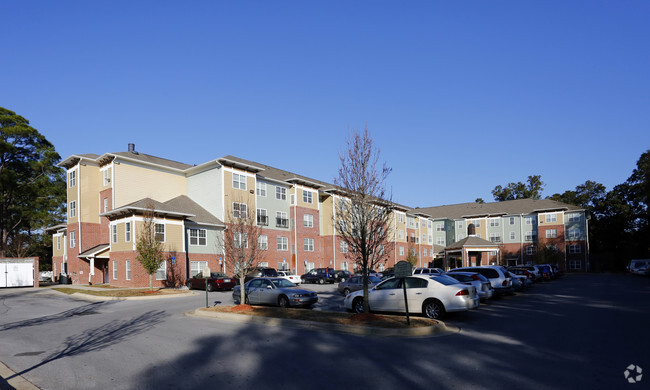 Photo - Johnson Lake Apartments