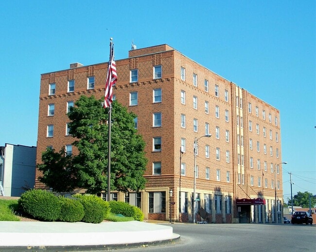 Building Photo - Lofts on the Square (Senior 55+)