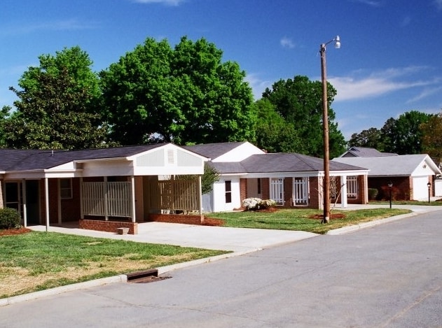 Building Photo - Legacy at the Point Rental