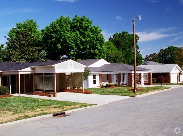 Building Photo - Legacy at the Point Rental