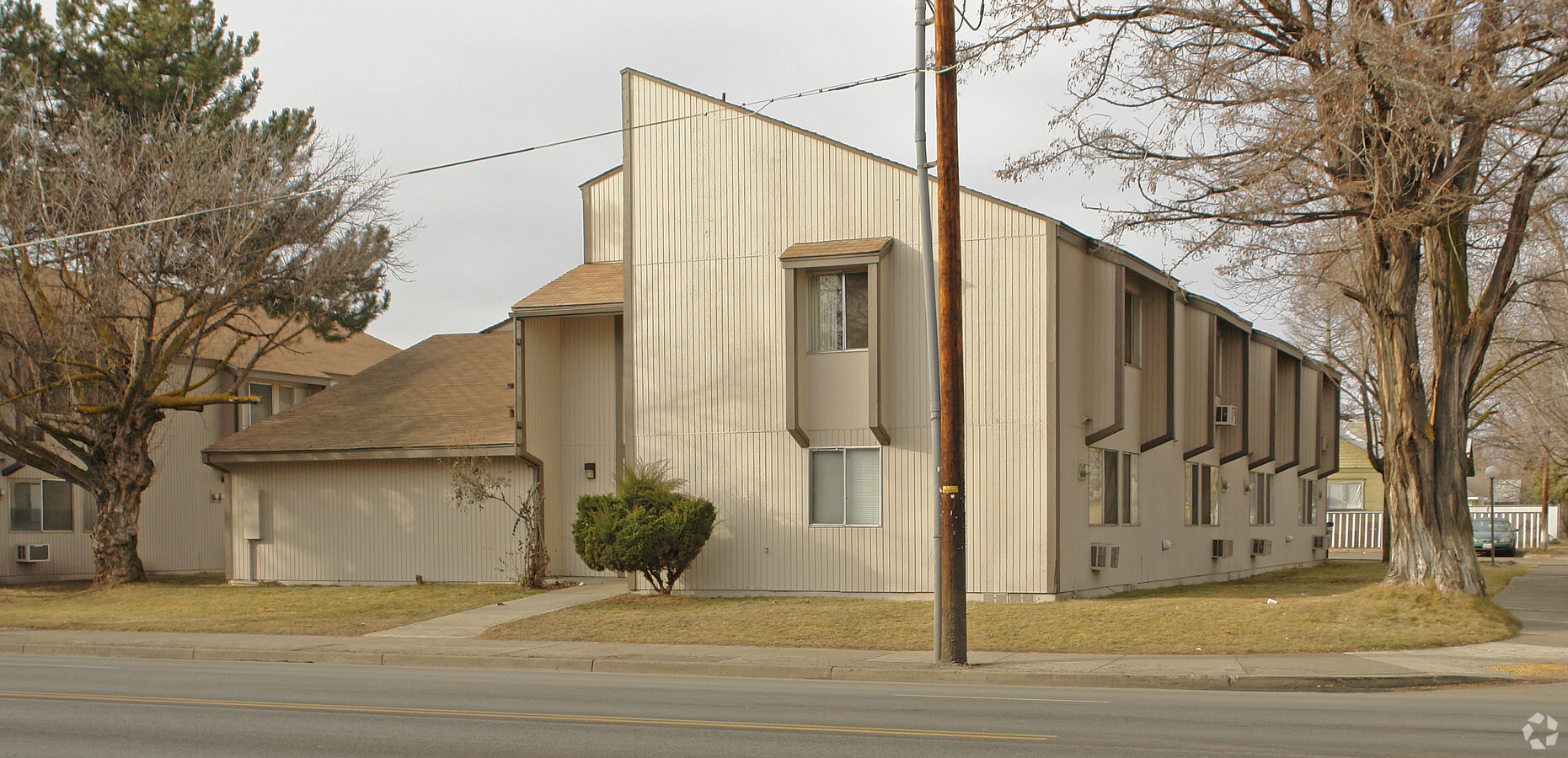 302 Stewart Street - 1004 S 3rd Ave Apartments