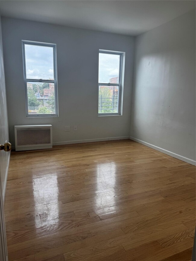 Building Photo - 1249 Bronx River Ave Rental