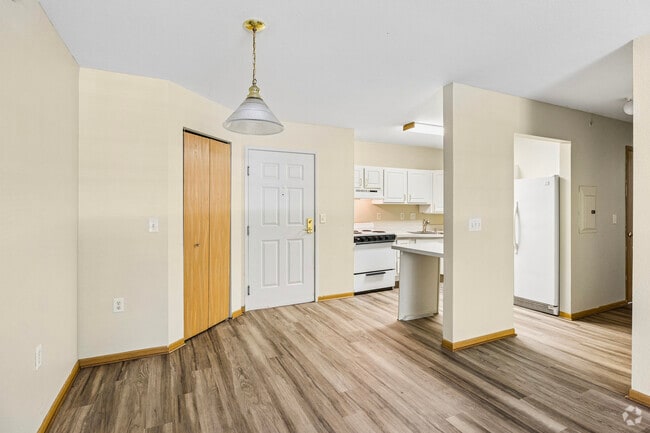 Interior Photo - Island Woods Senior - a 55+ Community