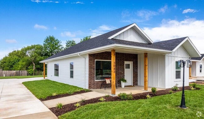 Building Photo - 1071 N Blake Ave Rental