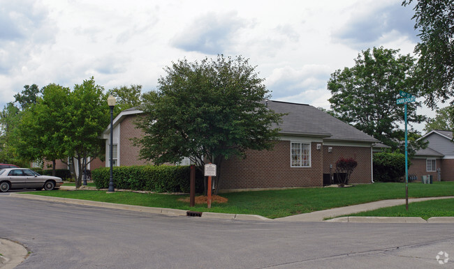 Building Photo - Lyons Grove Apartments