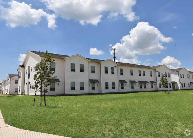 Building Photo - Avondale Farms Seniors Rental