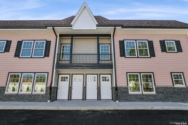 Building Photo - 246 W Hoffman Ave Rental