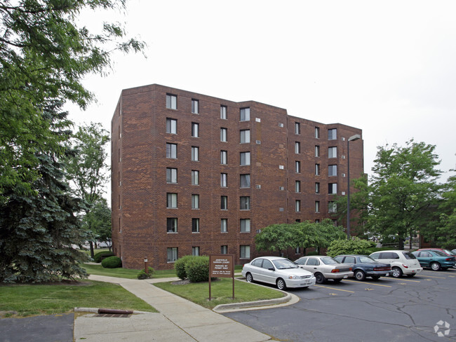 Building Photo - Janesville Garden Court Rental