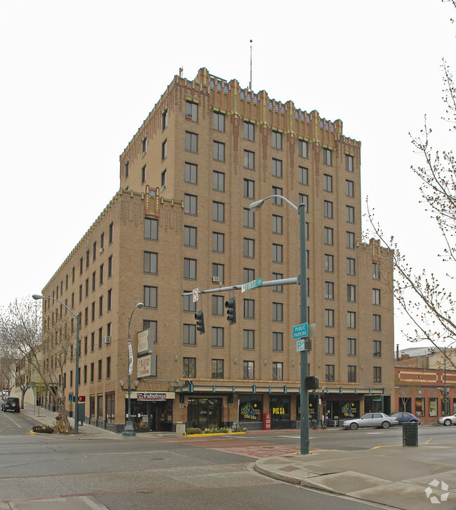 Building Photo - Cascadian Apartments