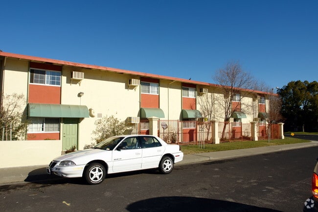 Building Photo - Hillside Senior Rental