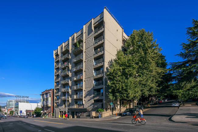 Uptown Tower - Uptown Tower Apartments