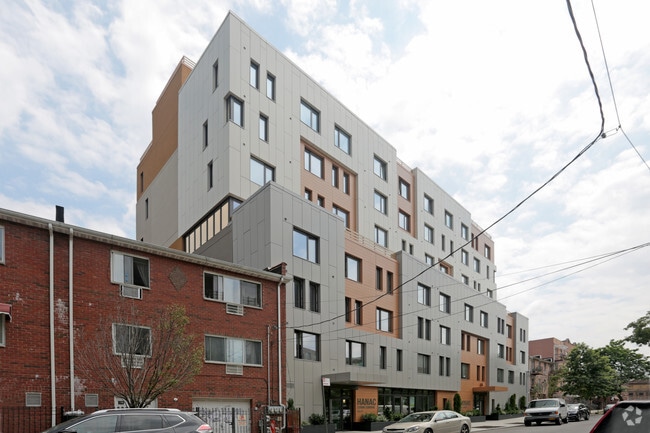 Building Photo - Hanac Corona Gardens Rental